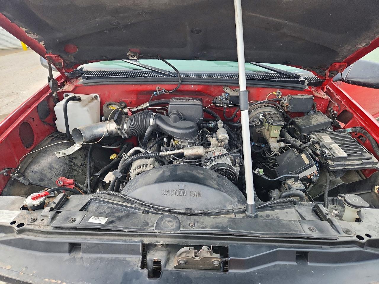 1998 Chevrolet Gmt-400 K1500 Red vin: 1GCEK19R4WR100887