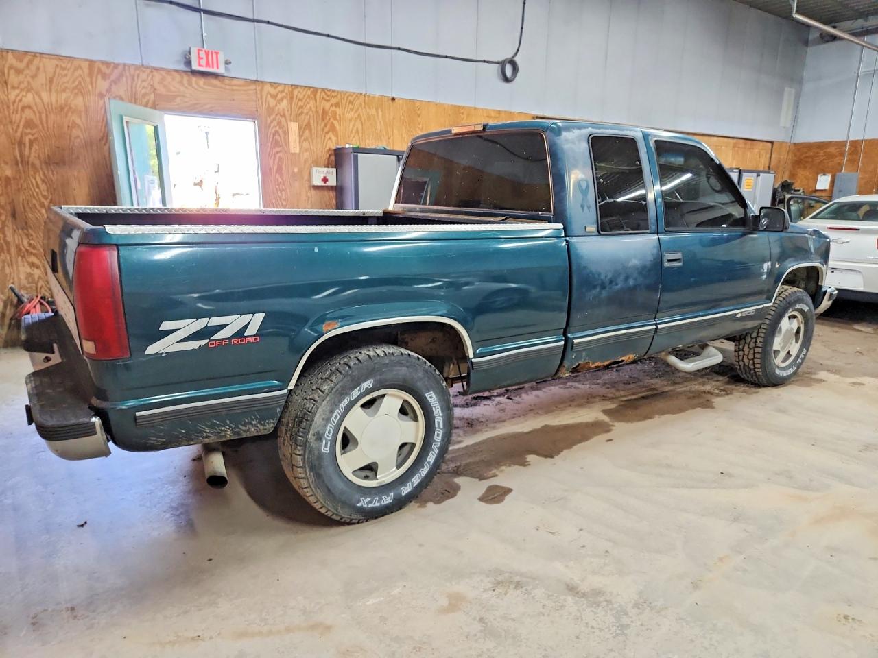 1997 Chevrolet Gmt-400 K1500 Green vin: 1GCEK19R5VE110396