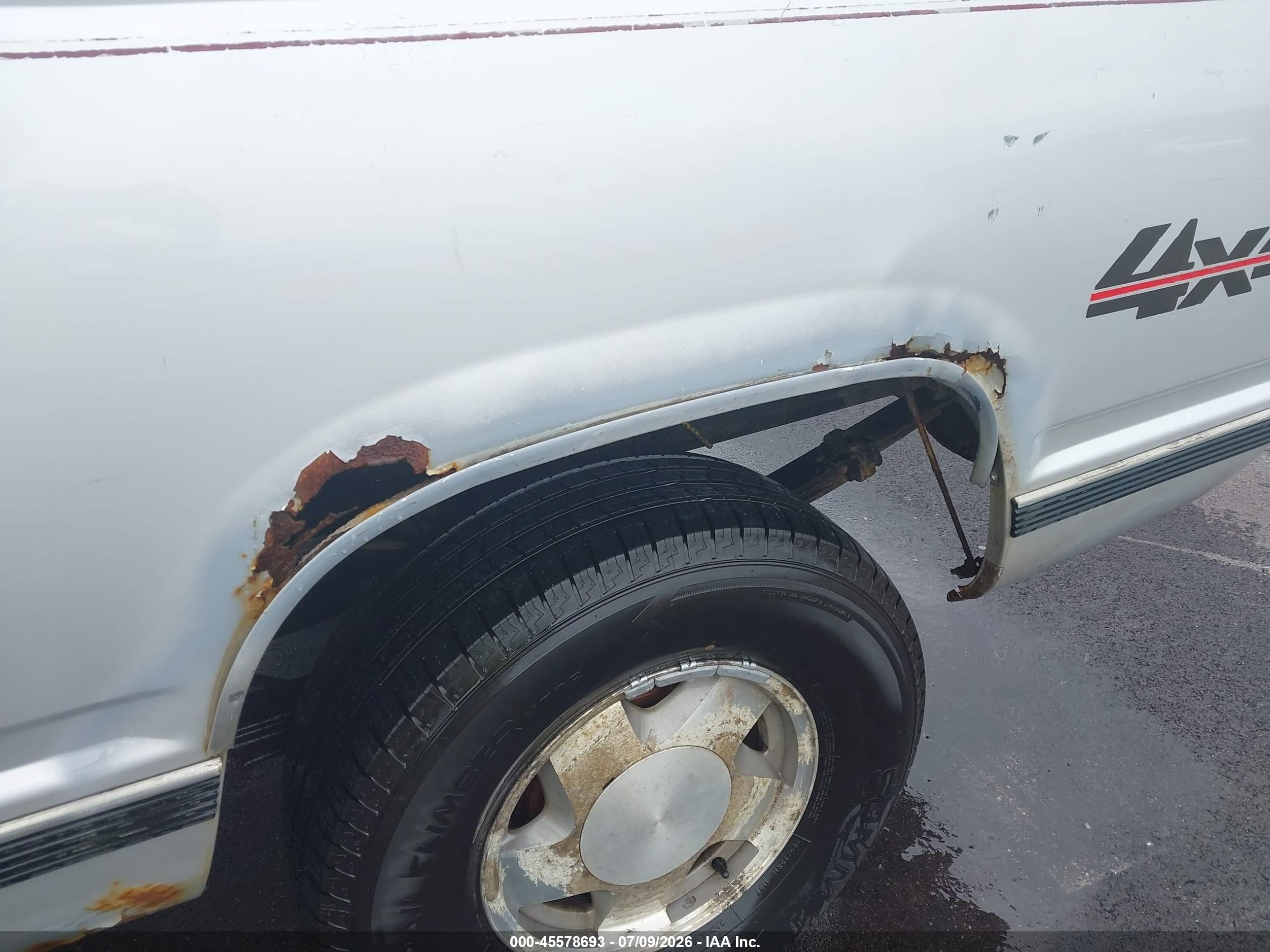 1997 Chevrolet K1500 Fleetside Silver vin: 1GCEK19R7VE239692