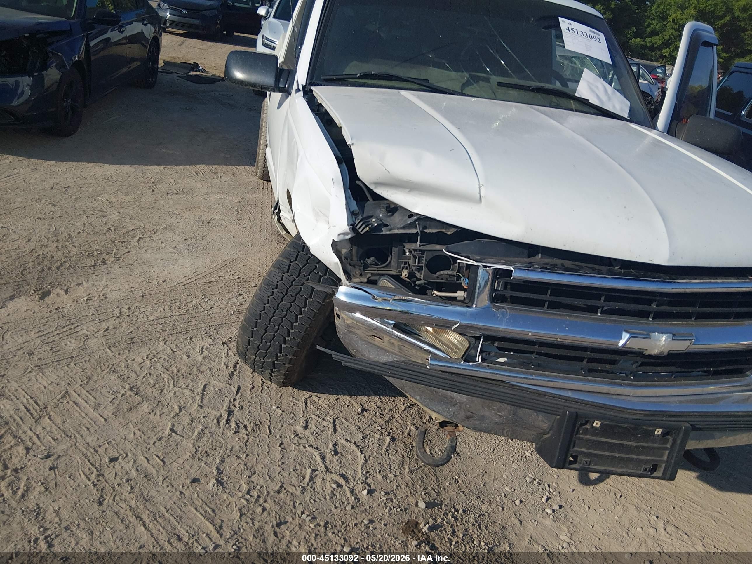 1998 Chevrolet K1500 Fleetside White vin: 1GCEK19R7WE220898