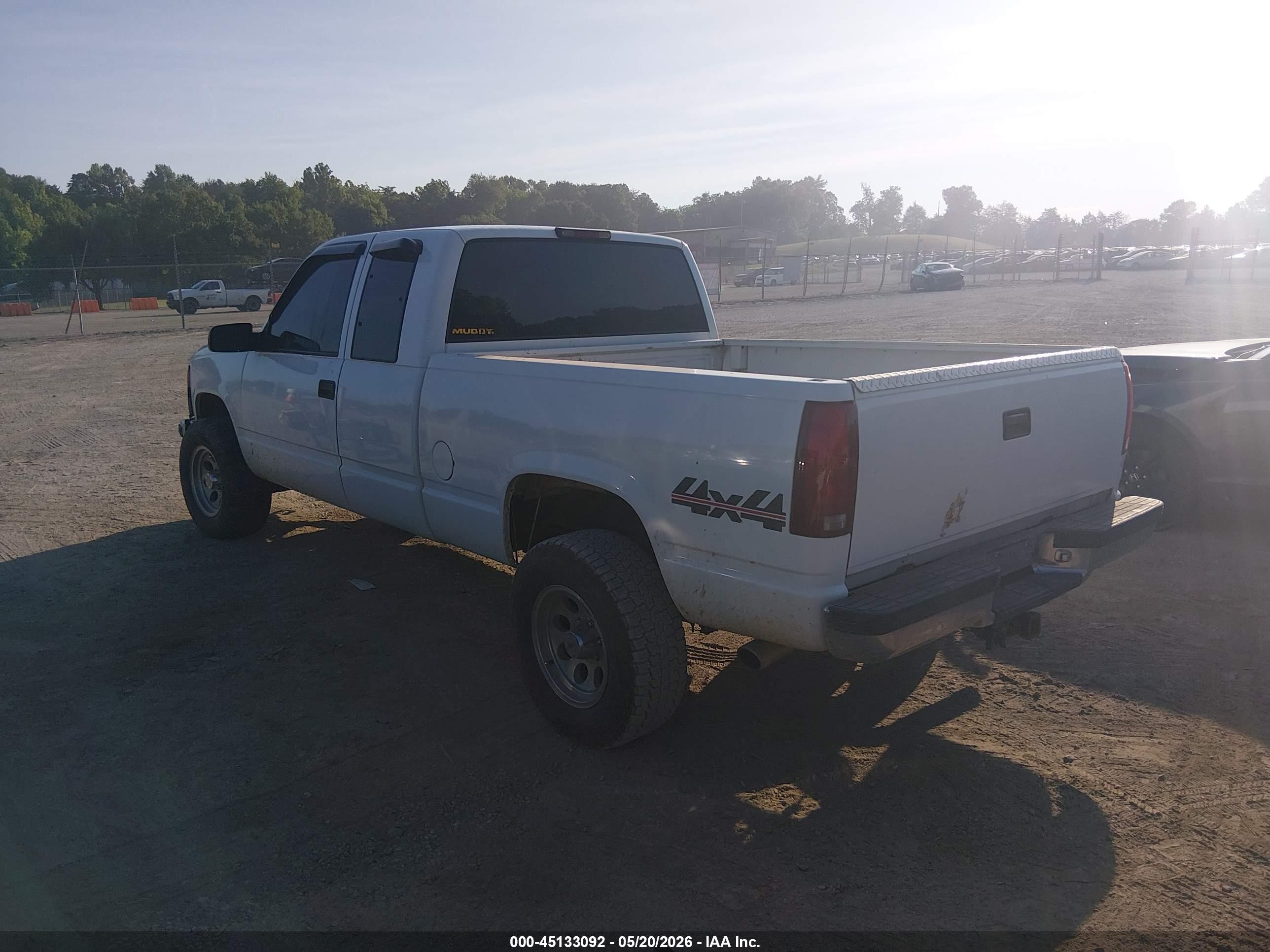 1998 Chevrolet K1500 Fleetside White vin: 1GCEK19R7WE220898