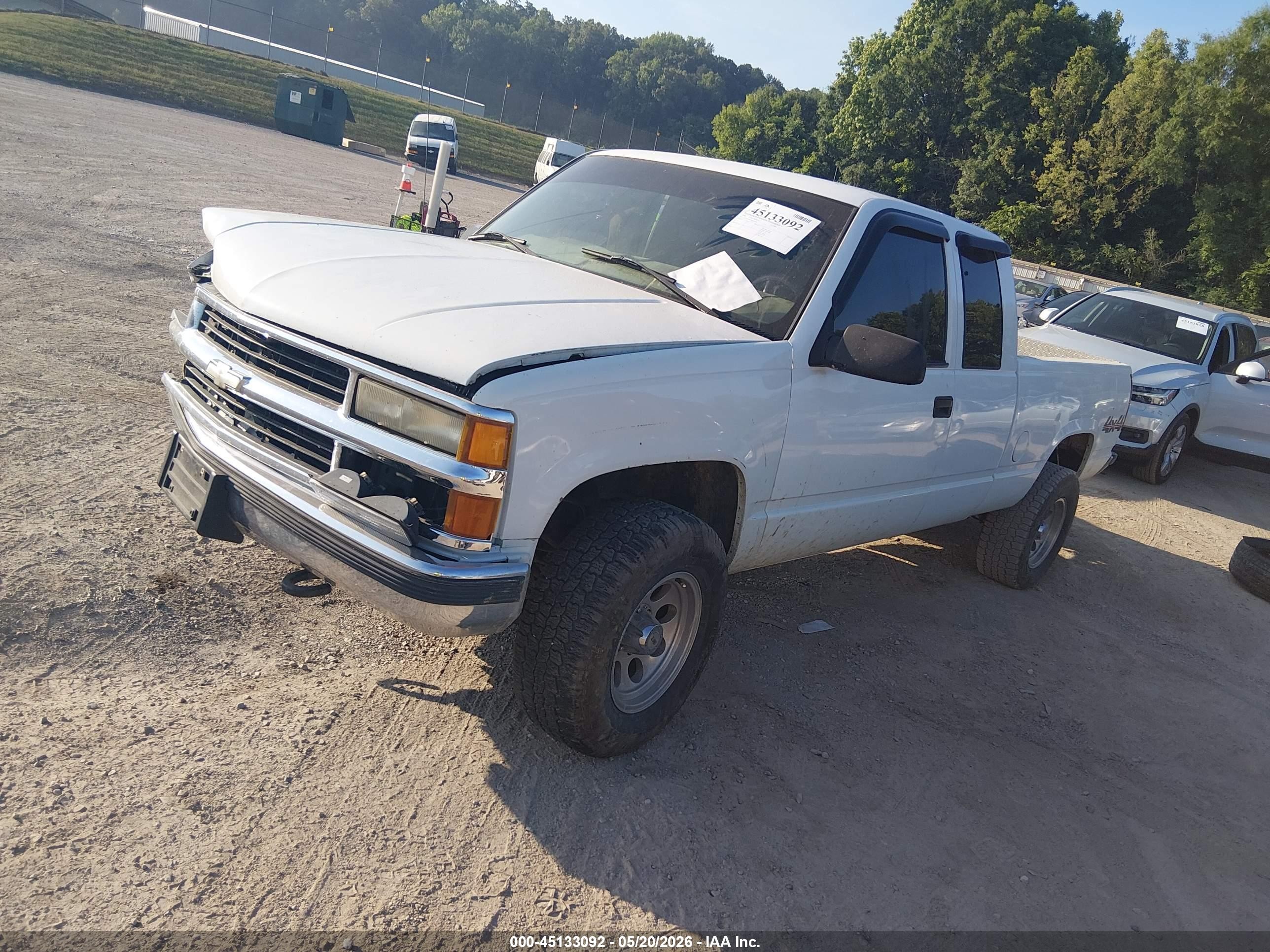 1998 Chevrolet K1500 Fleetside White vin: 1GCEK19R7WE220898