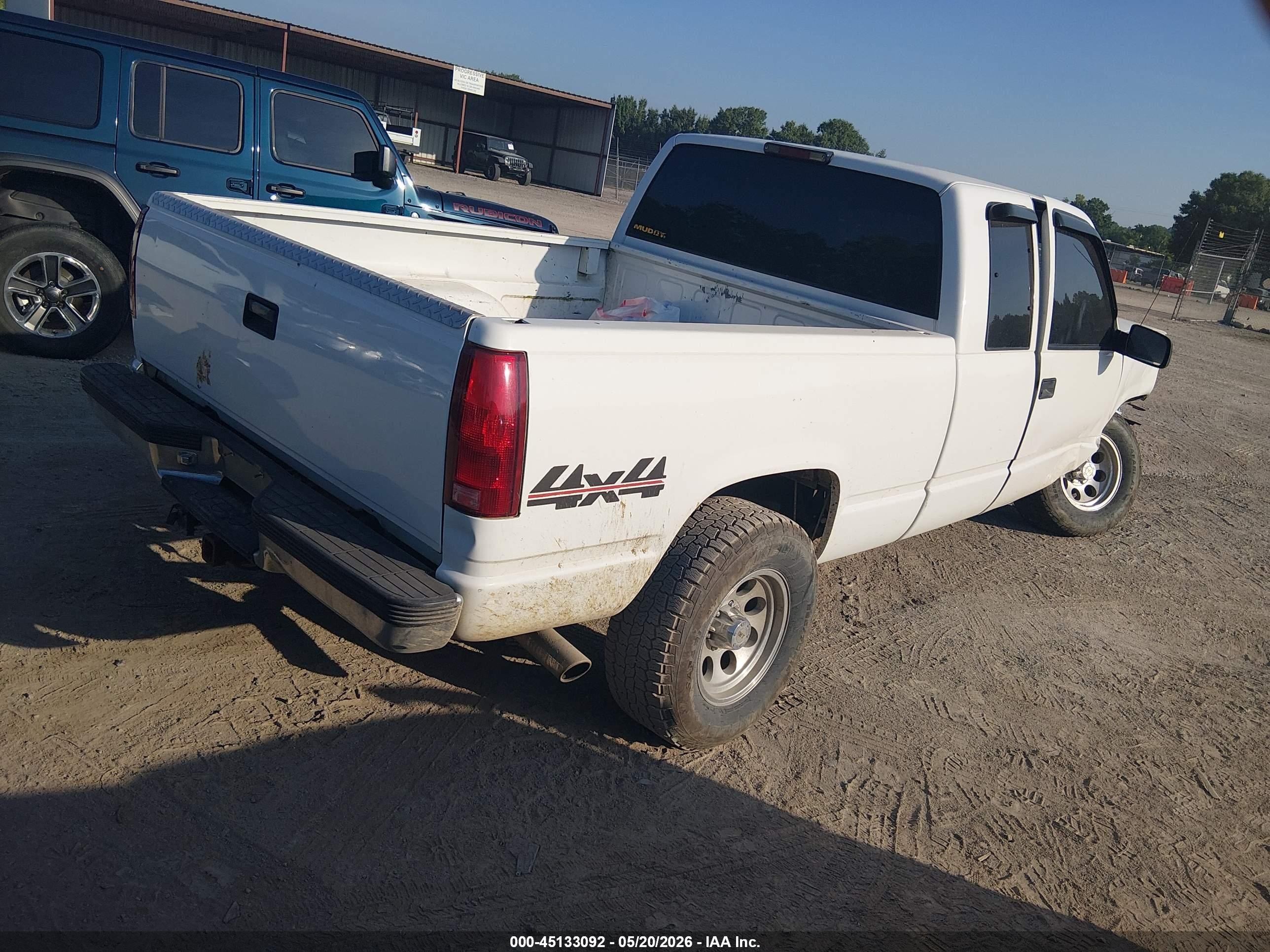 1998 Chevrolet K1500 Fleetside White vin: 1GCEK19R7WE220898