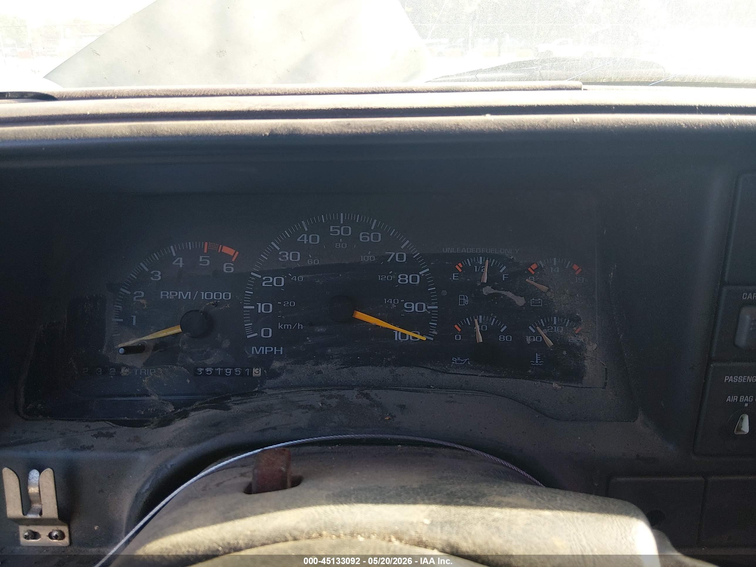 1998 Chevrolet K1500 Fleetside White vin: 1GCEK19R7WE220898