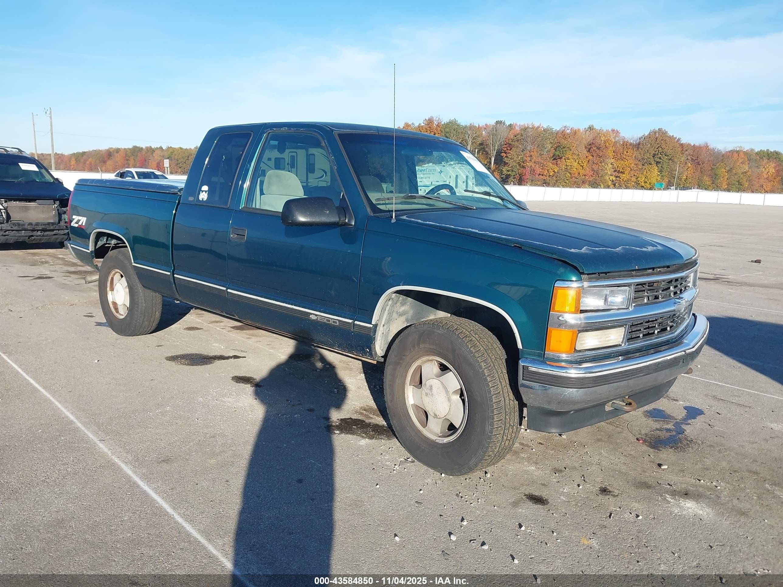 1997 Chevrolet K1500 Fleetside Green vin: 1GCEK19R8VE210203