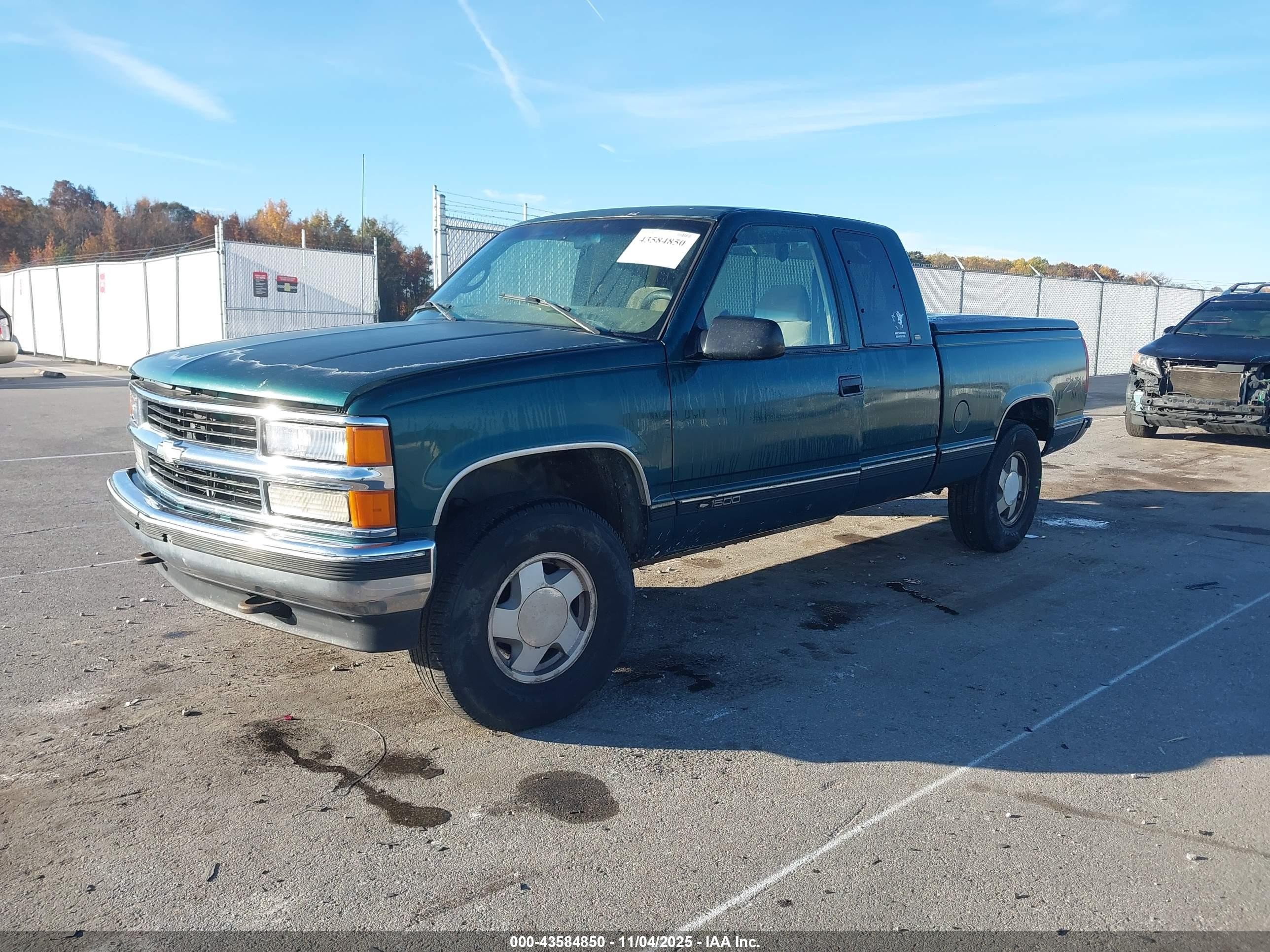1997 Chevrolet K1500 Fleetside Green vin: 1GCEK19R8VE210203