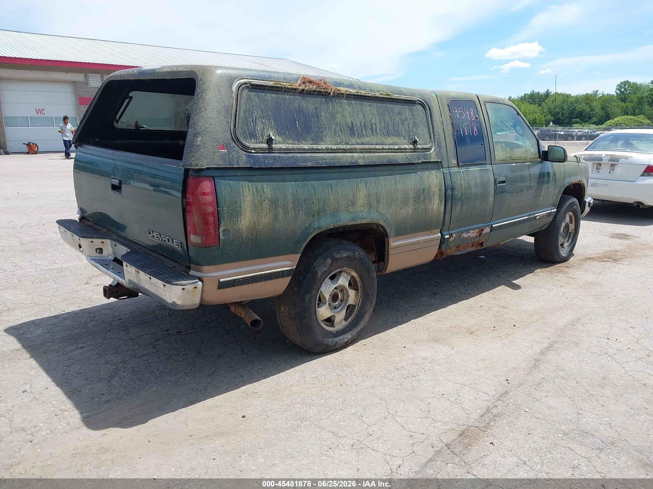 1998 Chevrolet C/k 1500 Fleetside Green vin: 1GCEK19R8WR100861