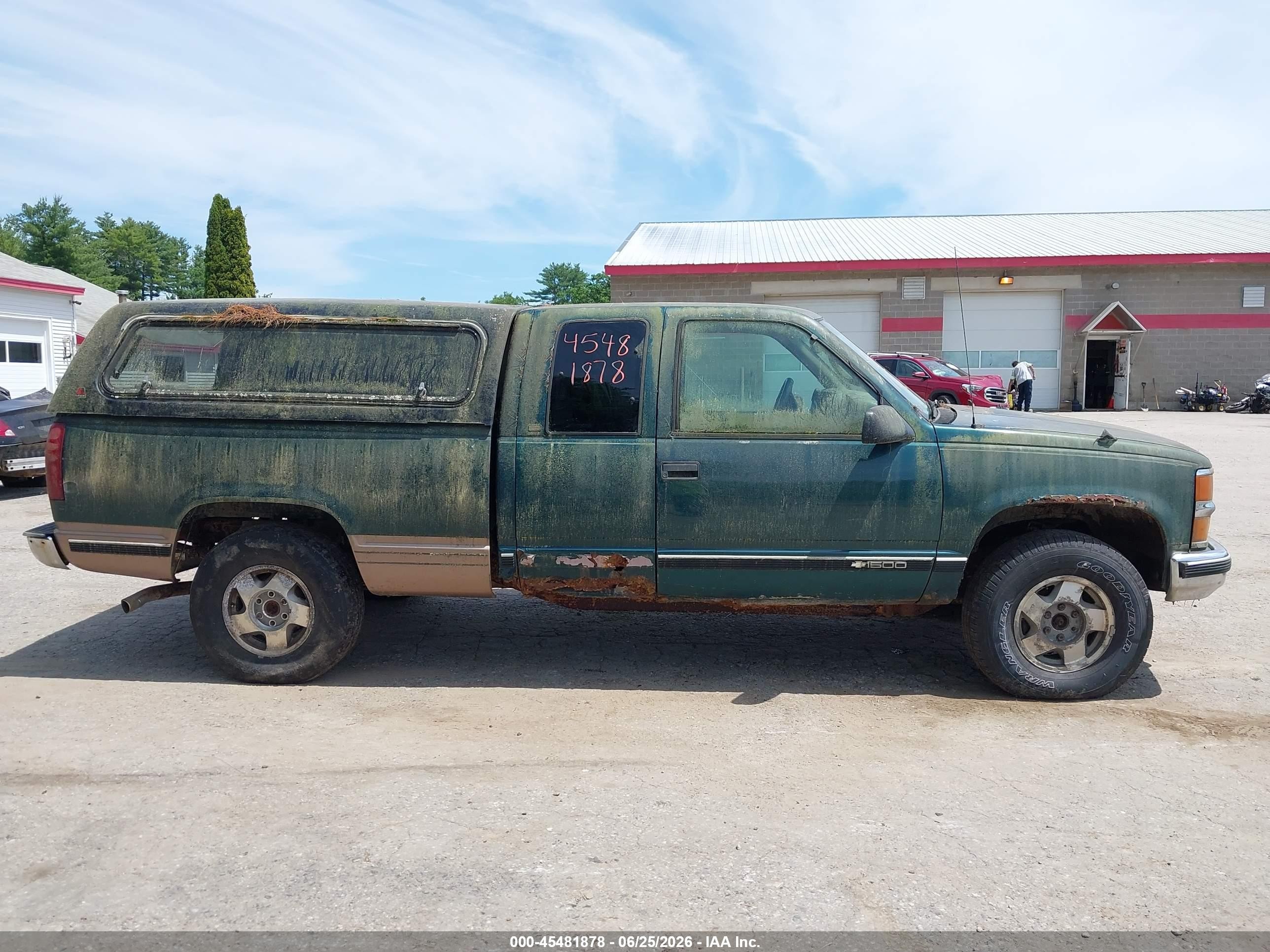 1998 Chevrolet C/k 1500 Fleetside Green vin: 1GCEK19R8WR100861