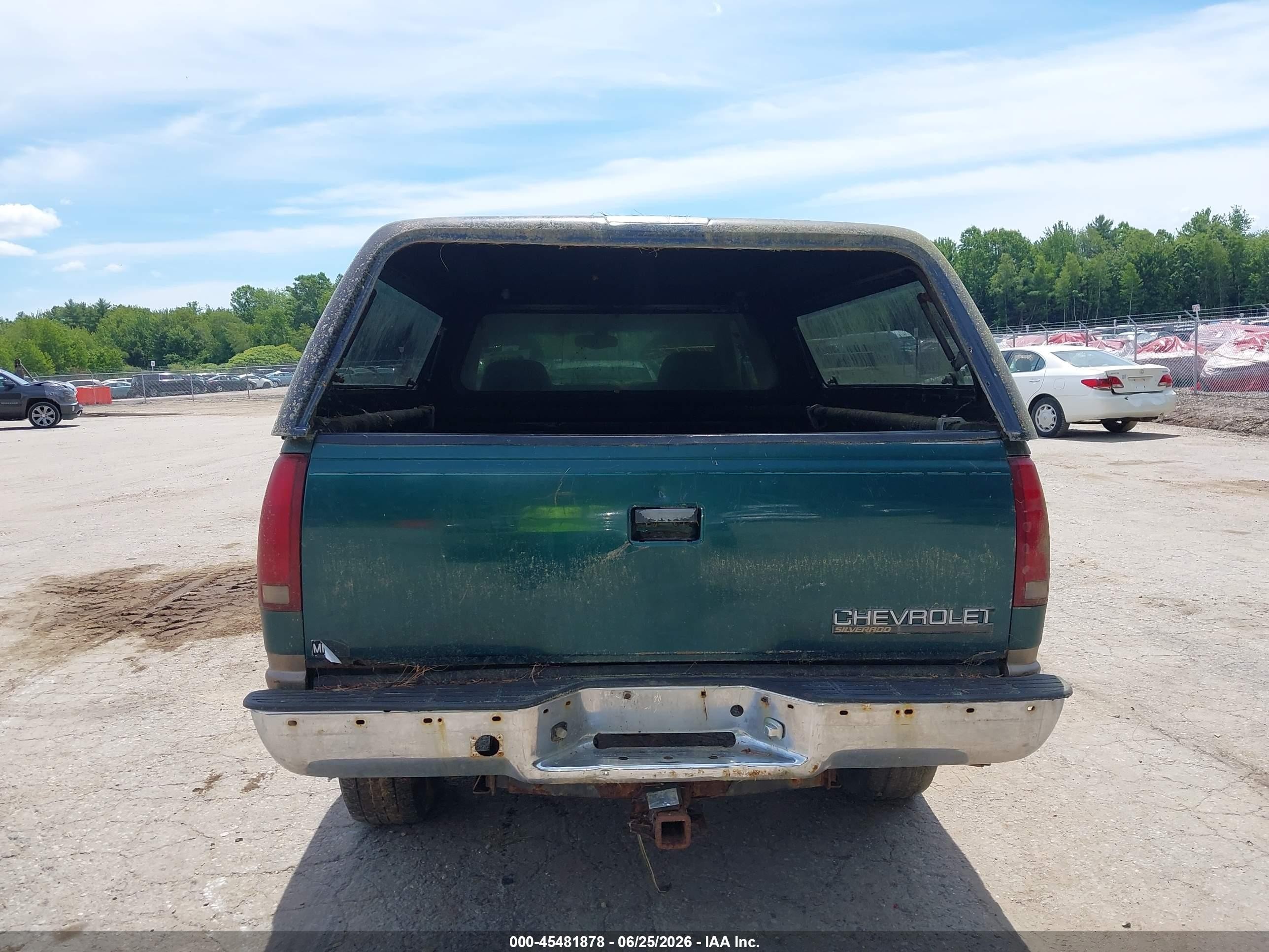 1998 Chevrolet C/k 1500 Fleetside Green vin: 1GCEK19R8WR100861