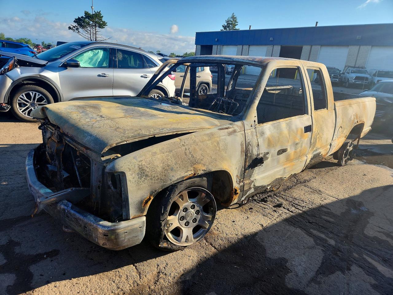 1999 Chevrolet Gmt-400 K1500 Пожар vin: 1GCEK19R8XR116625