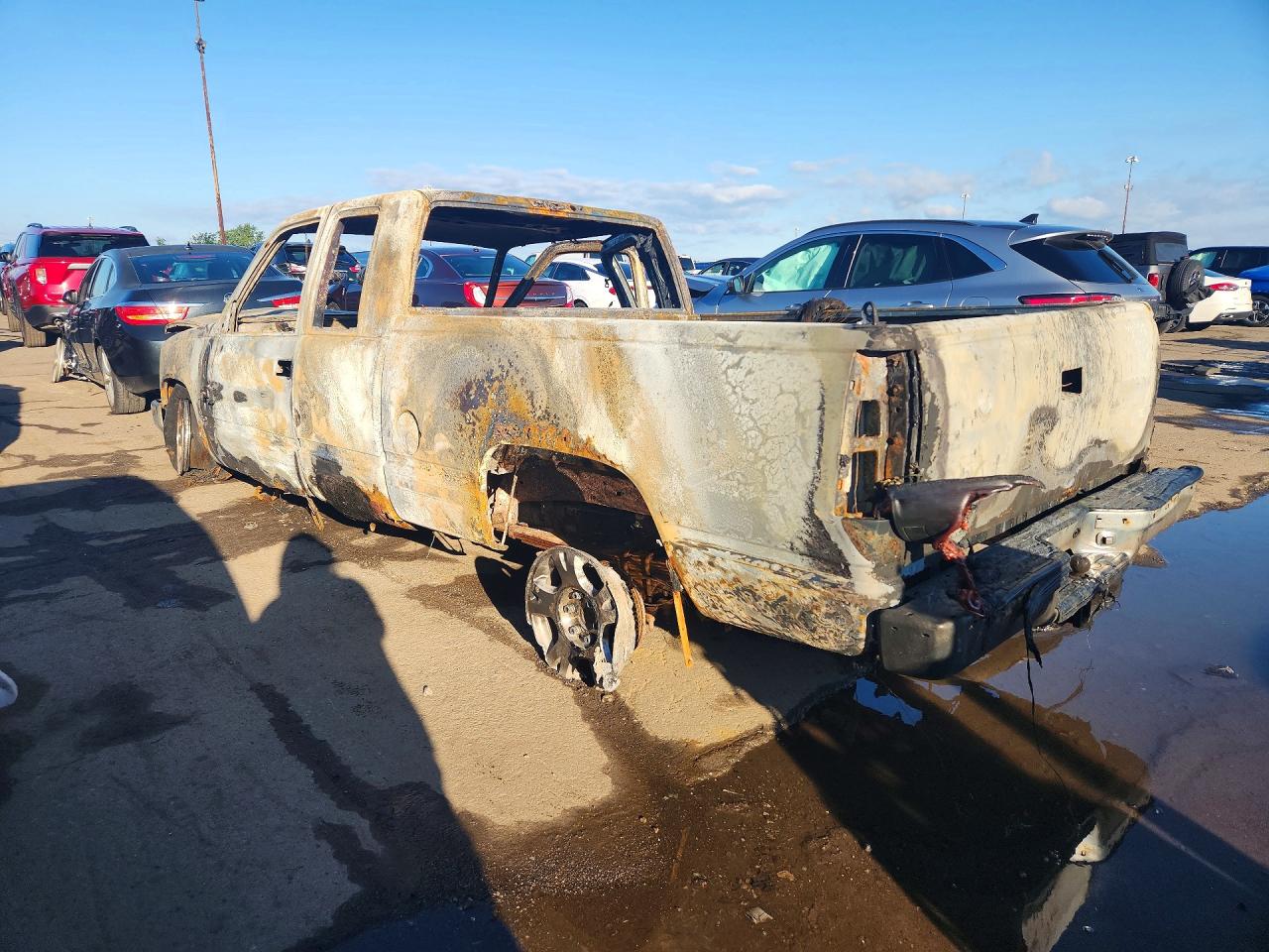 1999 Chevrolet Gmt-400 K1500 Burn vin: 1GCEK19R8XR116625