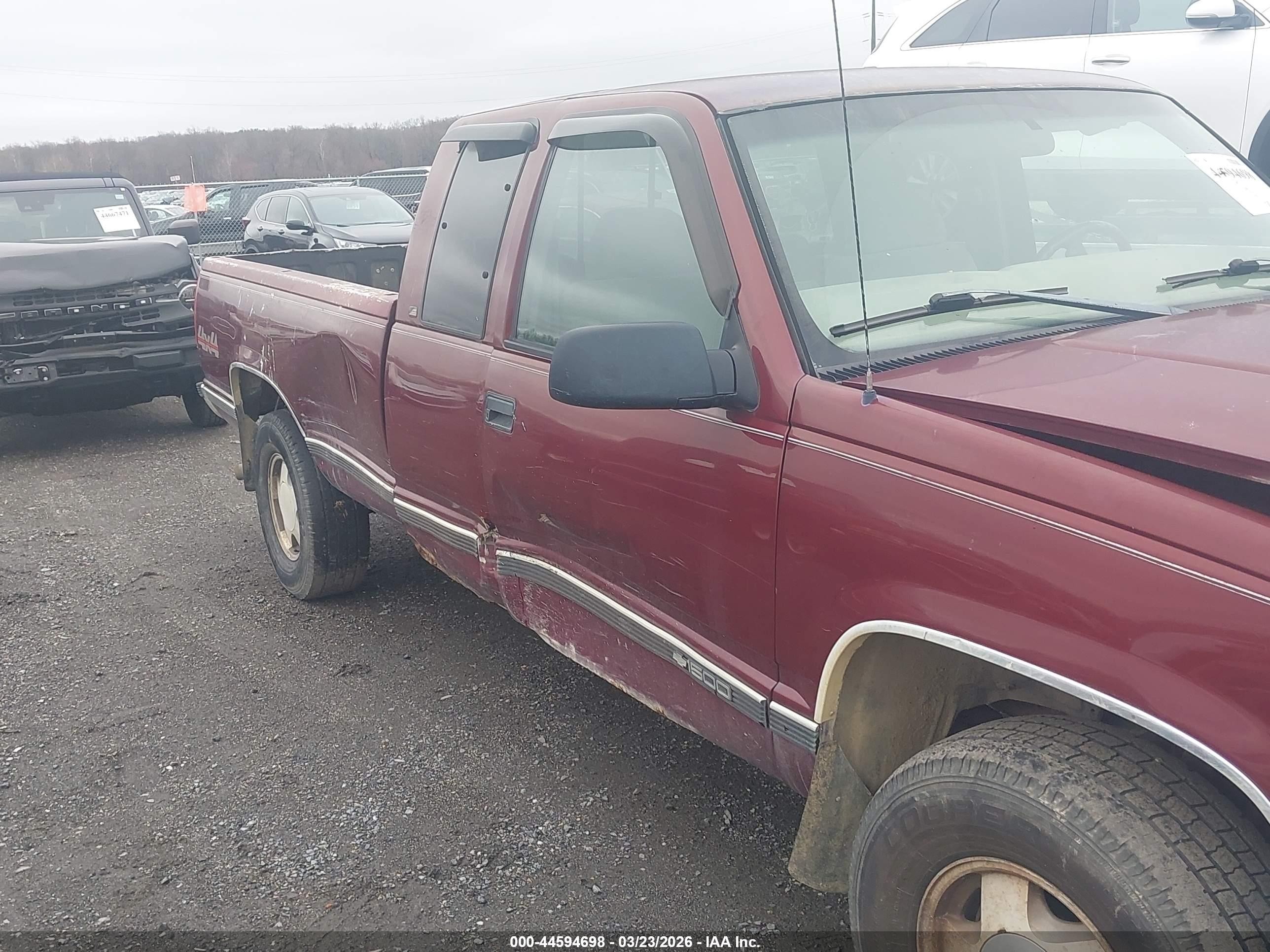 1998 Chevrolet C/k 1500 Silverado Fleetside Красный vin: 1GCEK19R9WE147226