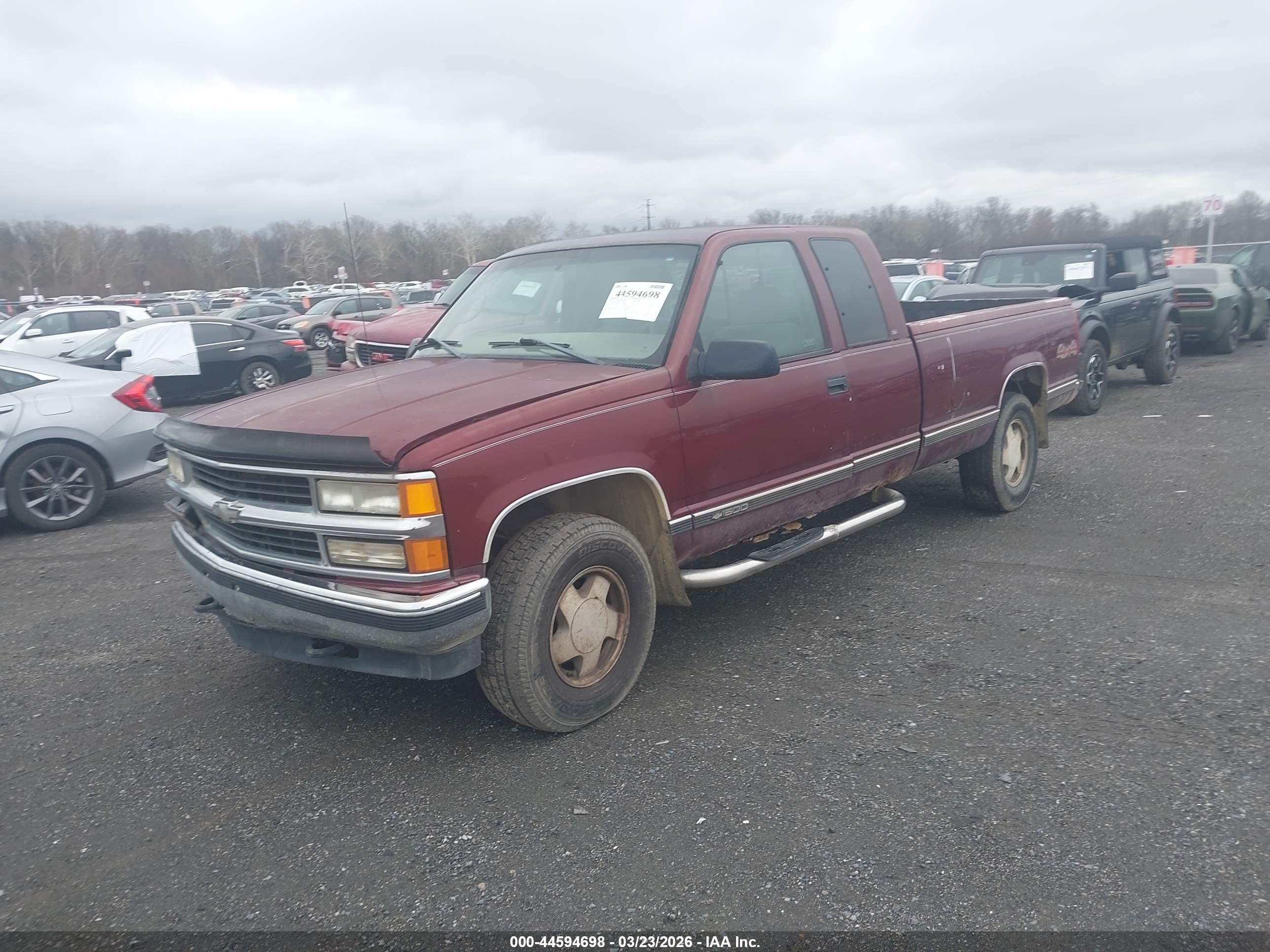 1998 Chevrolet C/k 1500 Silverado Fleetside Красный vin: 1GCEK19R9WE147226