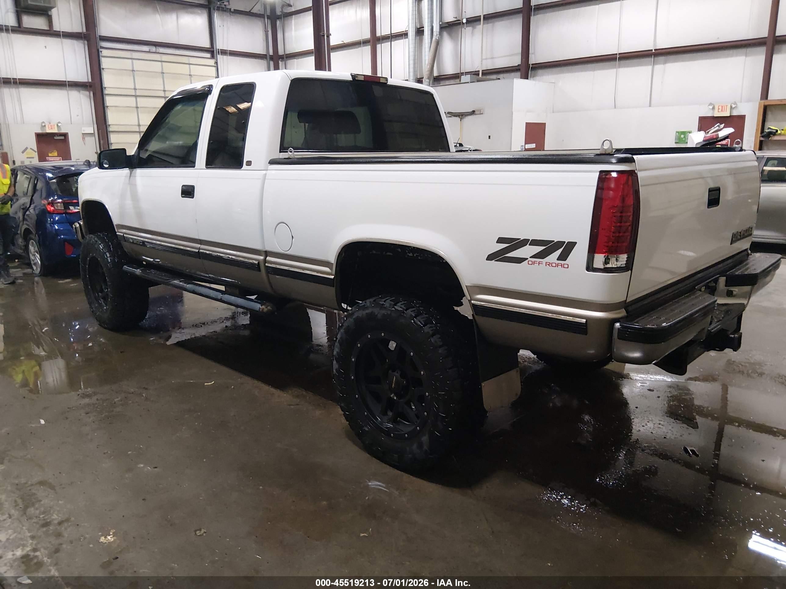 1998 Chevrolet C/k 1500 Fleetside White vin: 1GCEK19R9WR123338