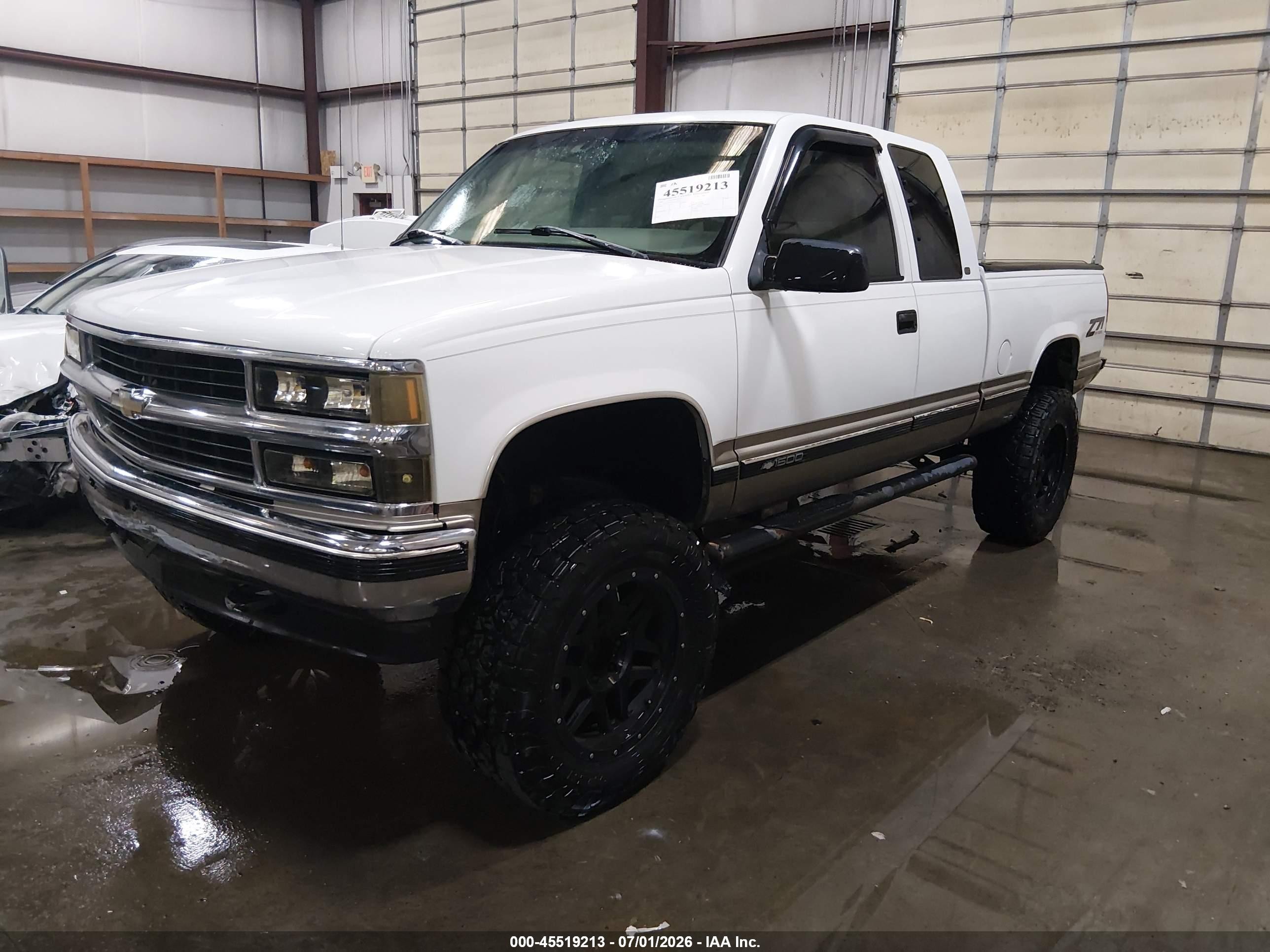 1998 Chevrolet C/k 1500 Fleetside White vin: 1GCEK19R9WR123338