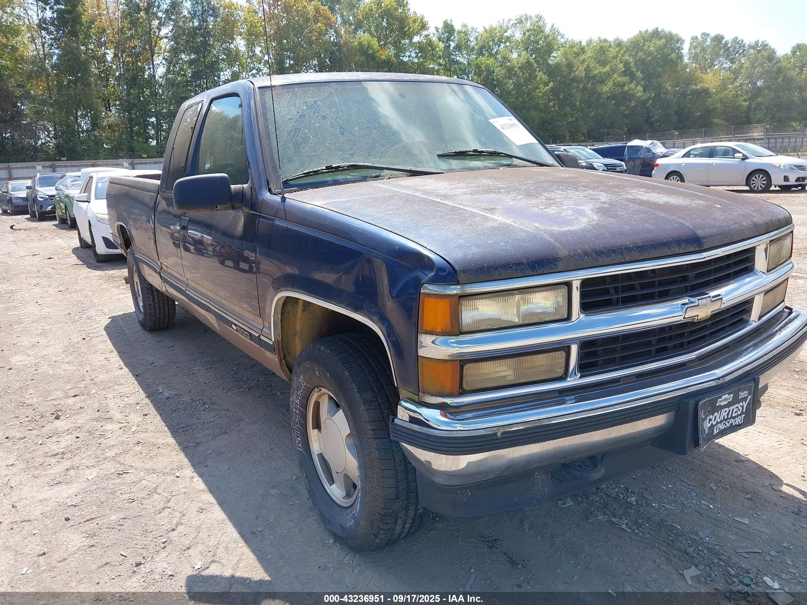 1998 Chevrolet C/k 1500 Silverado Fleetside Blue vin: 1GCEK19RXWE219566