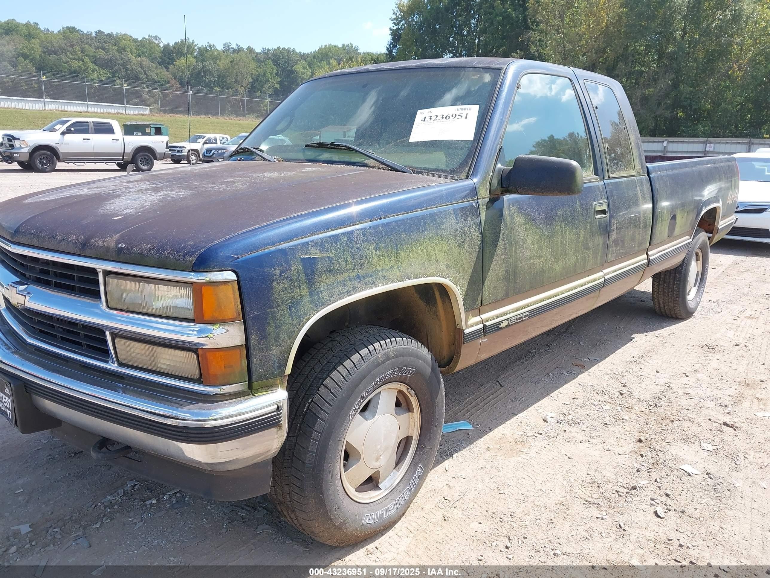 1998 Chevrolet C/k 1500 Silverado Fleetside Синий vin: 1GCEK19RXWE219566
