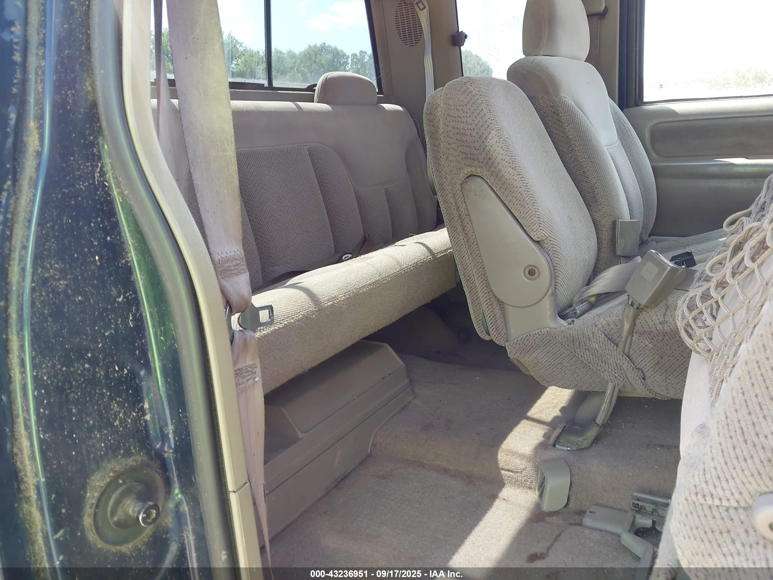 1998 Chevrolet C/k 1500 Silverado Fleetside Синий vin: 1GCEK19RXWE219566