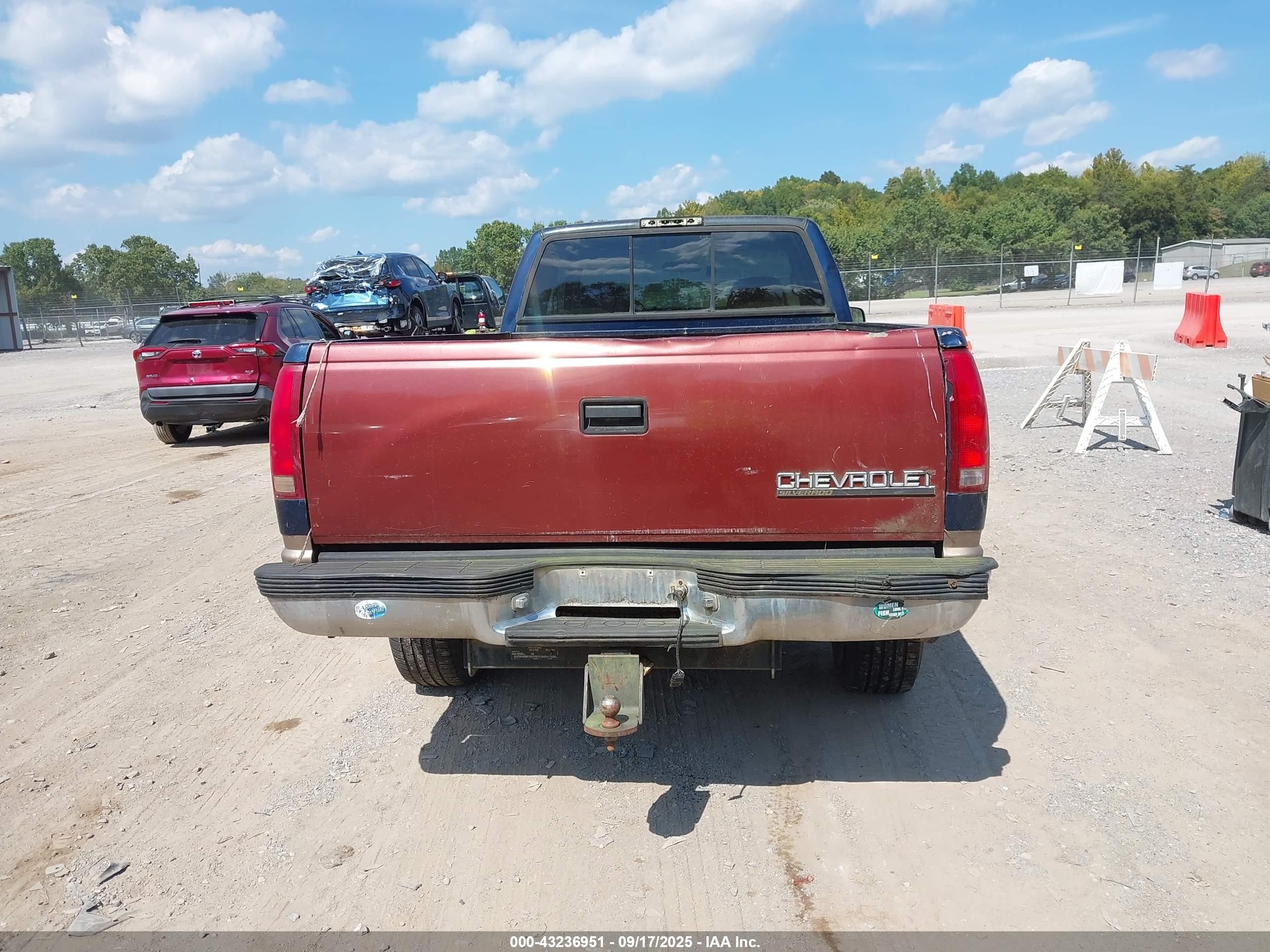 1998 Chevrolet C/k 1500 Silverado Fleetside Синий vin: 1GCEK19RXWE219566