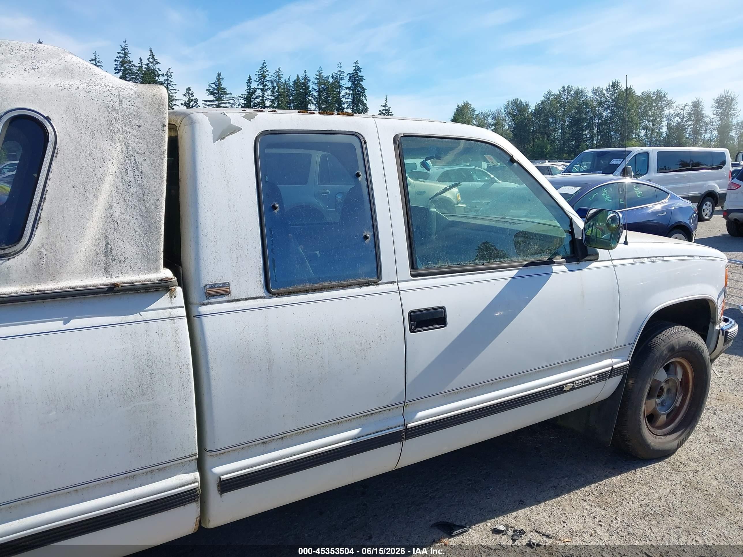 1994 Chevrolet Gmt-400 K1500 White vin: 1GCEK19S3RE206200