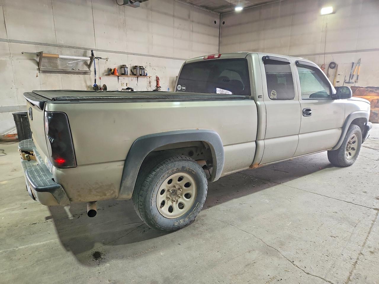 2003 Chevrolet Silverado K1500 Gray vin: 1GCEK19T03E313303