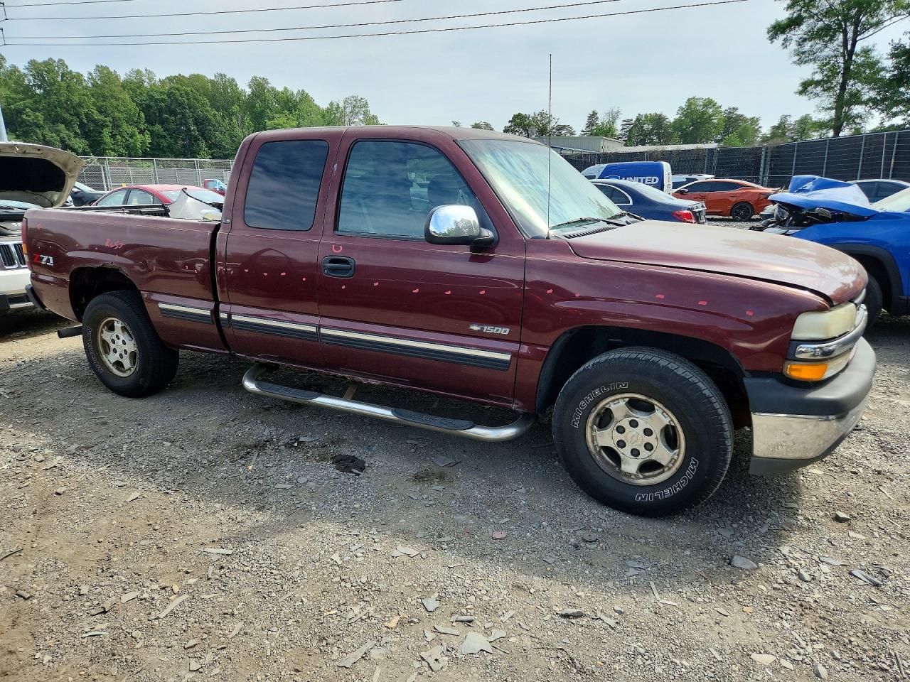 2001 Chevrolet Silverado K1500 Burgundy vin: 1GCEK19T11E187918
