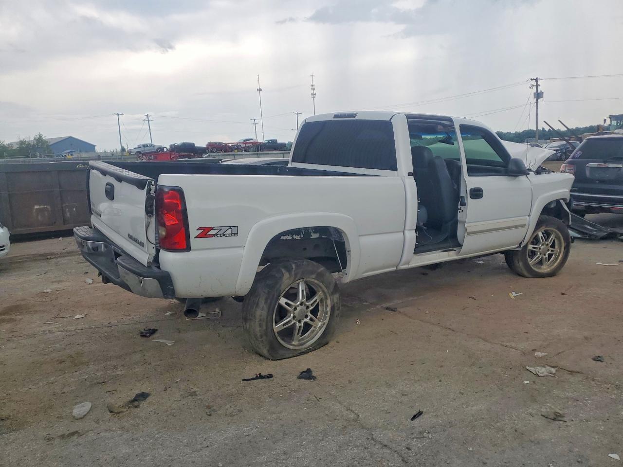 2003 Chevrolet Silverado K1500 White vin: 1GCEK19T13E317571