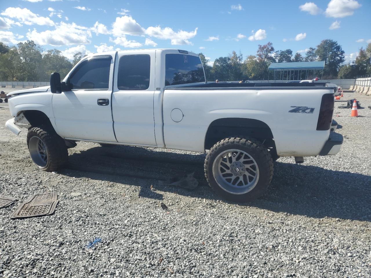 2003 Chevrolet Silverado K1500 White vin: 1GCEK19T13Z351275
