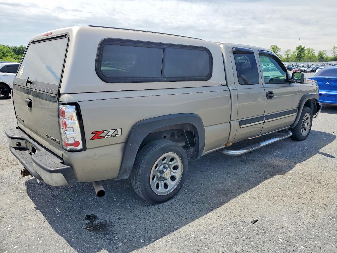 2004 Chevrolet Silverado K1500 Tan vin: 1GCEK19T14E214619