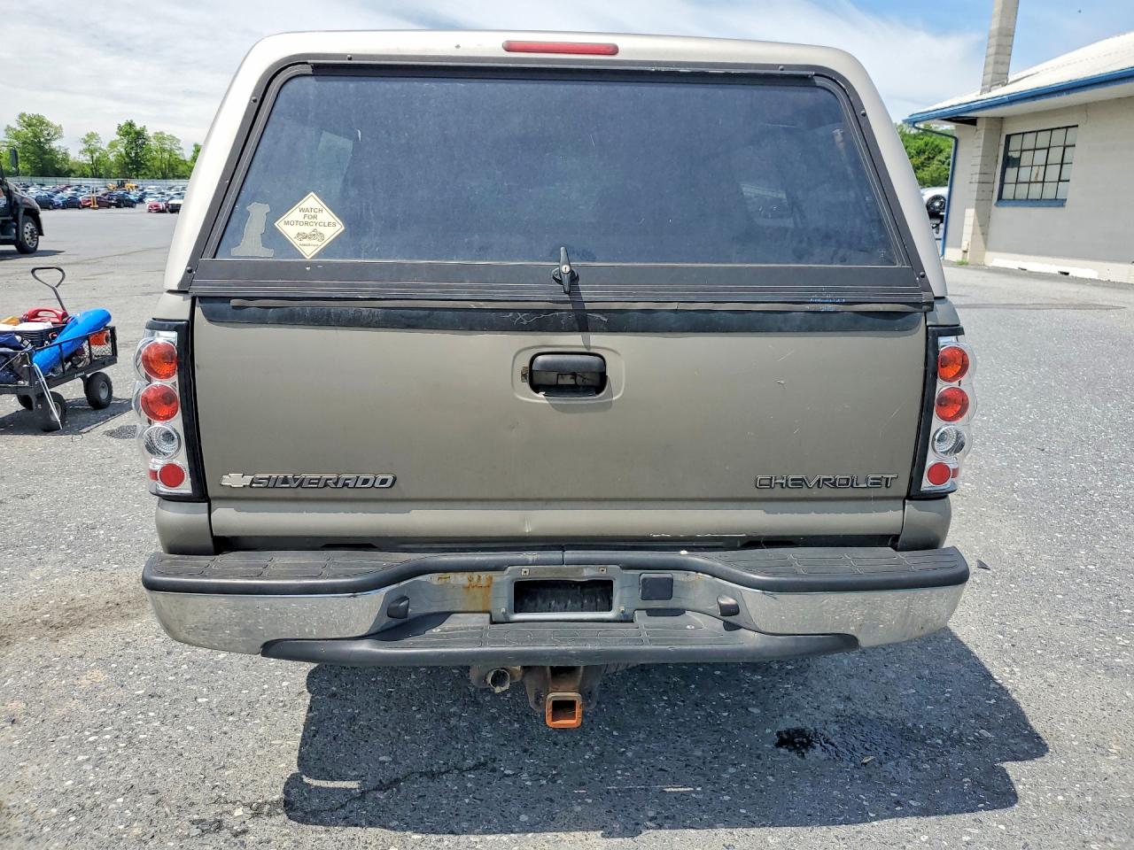 2004 Chevrolet Silverado K1500 Tan vin: 1GCEK19T14E214619