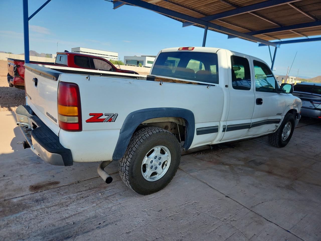 2000 Chevrolet Silverado K1500 White vin: 1GCEK19T1YE273000