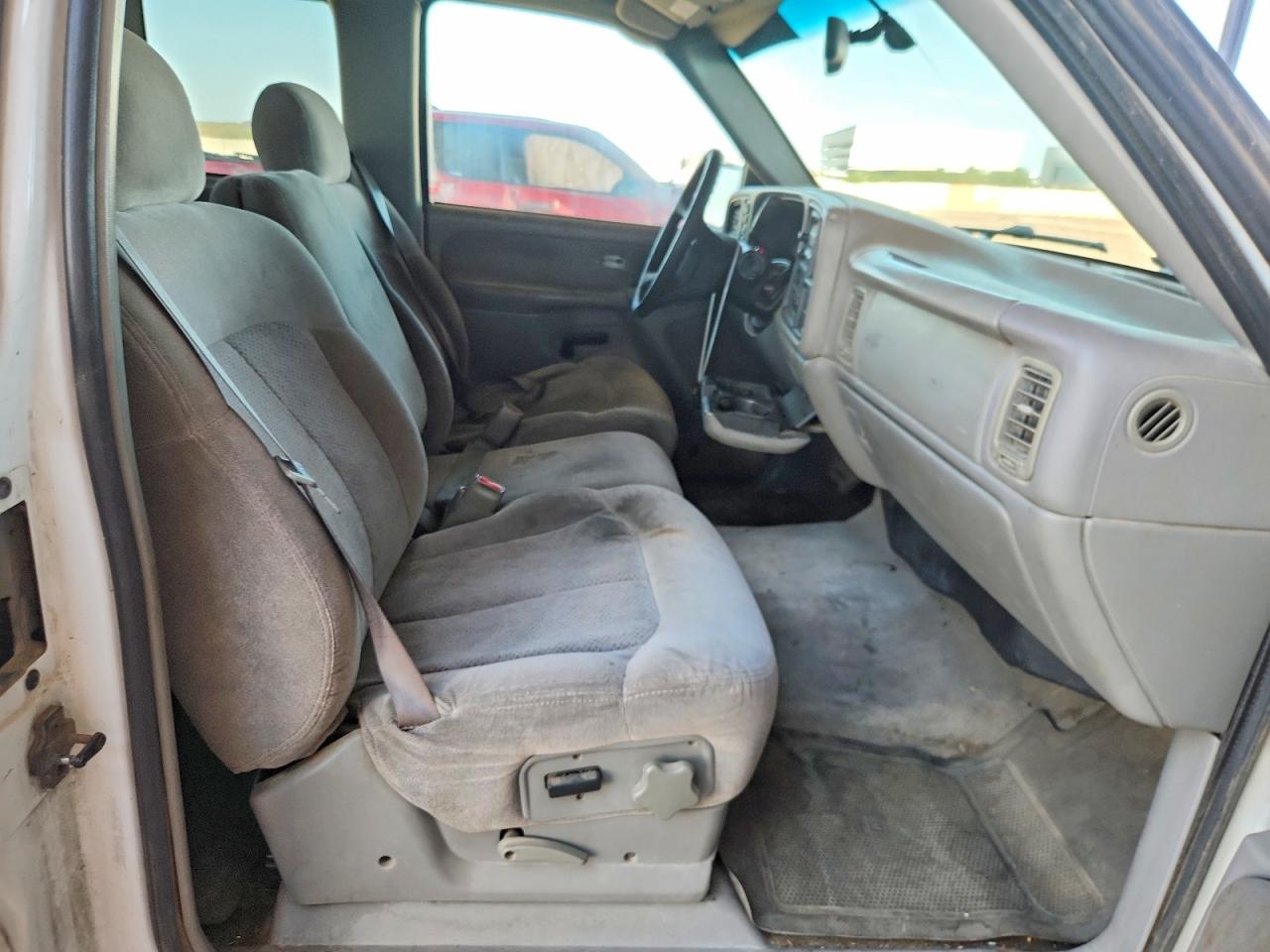 2000 Chevrolet Silverado K1500 White vin: 1GCEK19T1YE273000