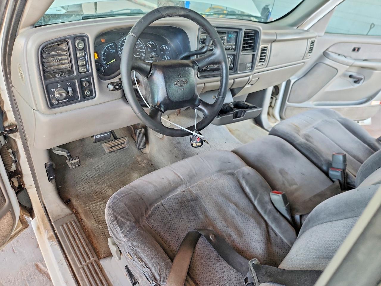 2000 Chevrolet Silverado K1500 White vin: 1GCEK19T1YE273000