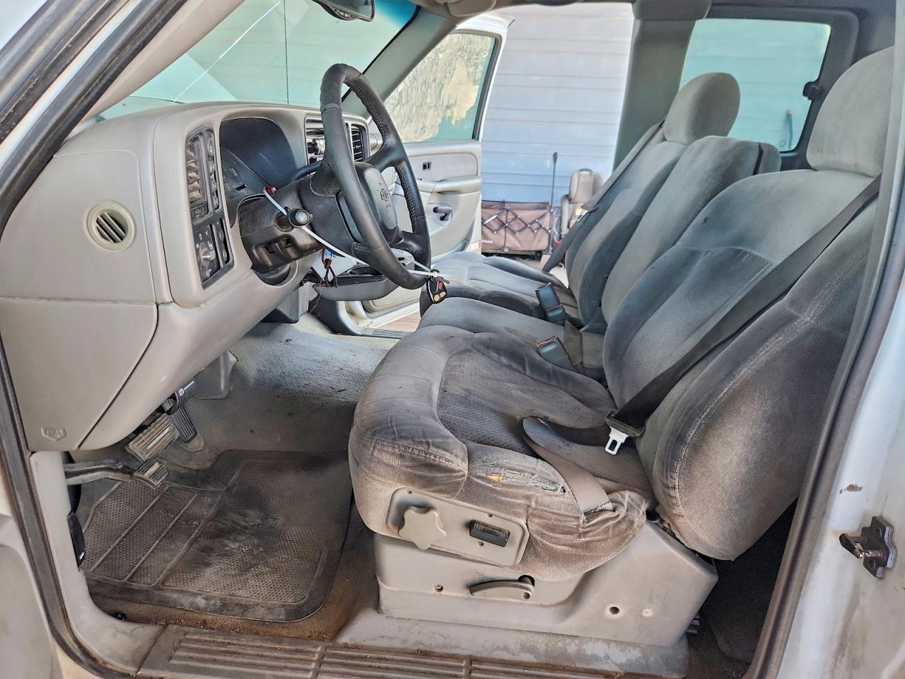 2000 Chevrolet Silverado K1500 White vin: 1GCEK19T1YE273000