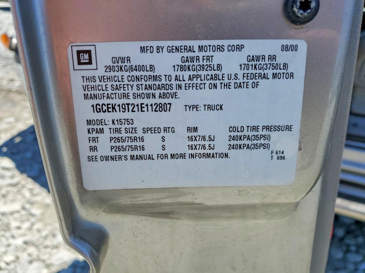 2001 Chevrolet Silverado K1500 Silver vin: 1GCEK19T21E112807