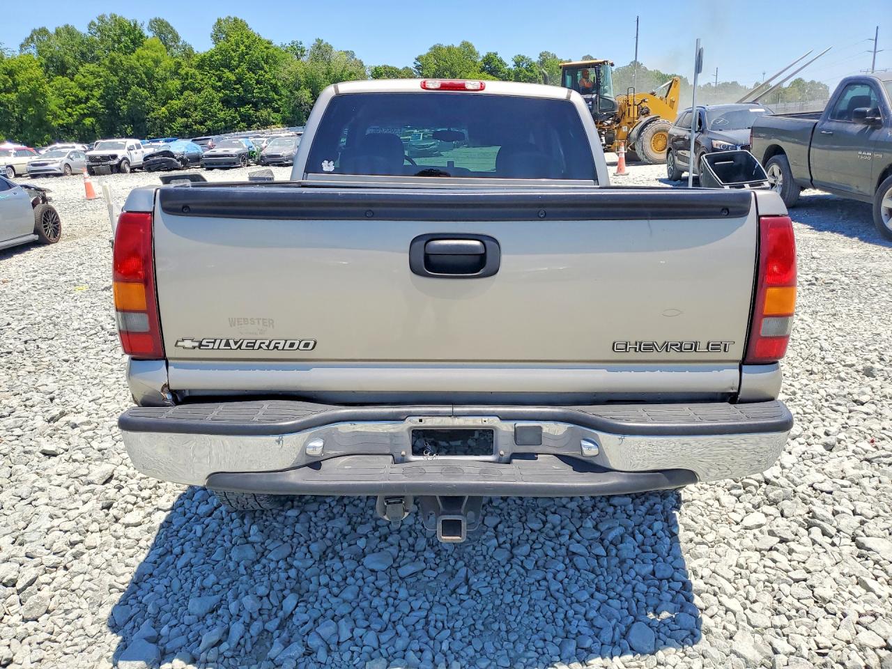 2001 Chevrolet Silverado K1500 Silver vin: 1GCEK19T21E112807