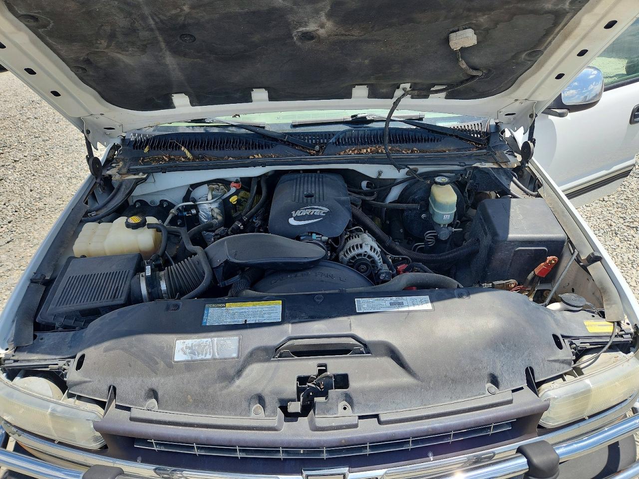 2001 Chevrolet Silverado K1500 White vin: 1GCEK19T21E204676