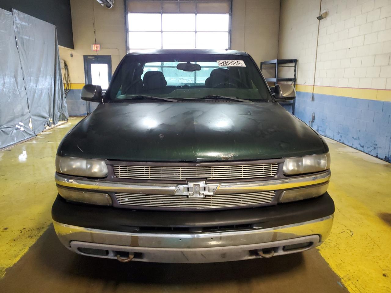 2001 Chevrolet Silverado K1500 Green vin: 1GCEK19T21E235166 Damage: Hood, Rust, 3 To 4 Inches