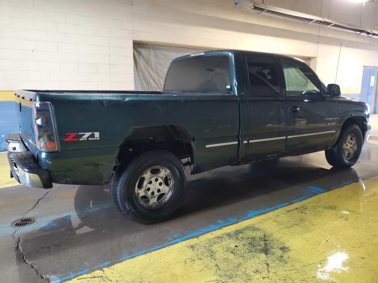 2001 Chevrolet Silverado K1500 Green vin: 1GCEK19T21E235166 Damage: Right Cab Side, Rust, Severe Damage