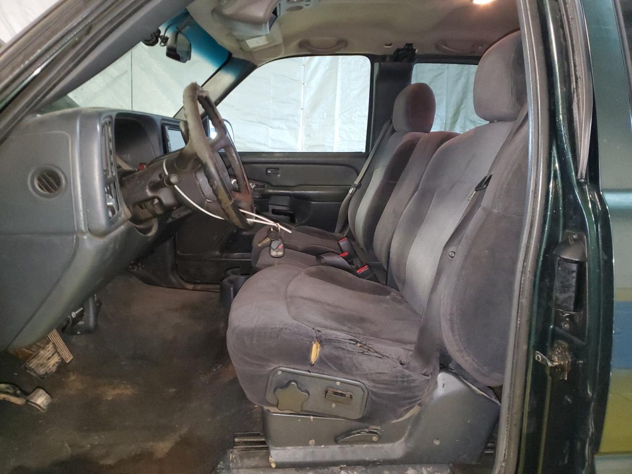 2001 Chevrolet Silverado K1500 Green vin: 1GCEK19T21E235166 Damage: Steering Wheel, Worn, Acceptable
