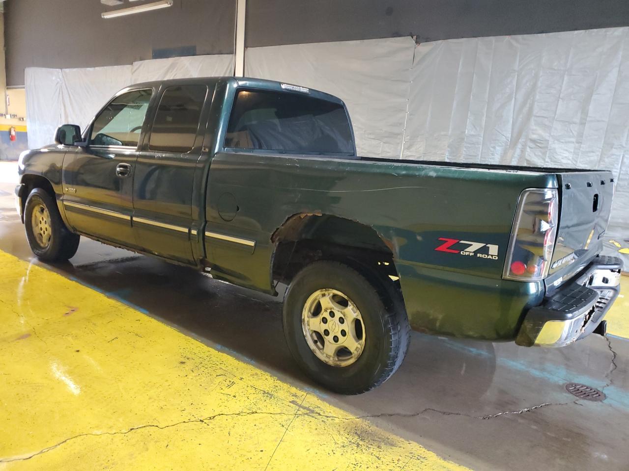 2001 Chevrolet Silverado K1500 Green vin: 1GCEK19T21E235166 Damage: Left Rocker Panel, Rust, Severe Damage
