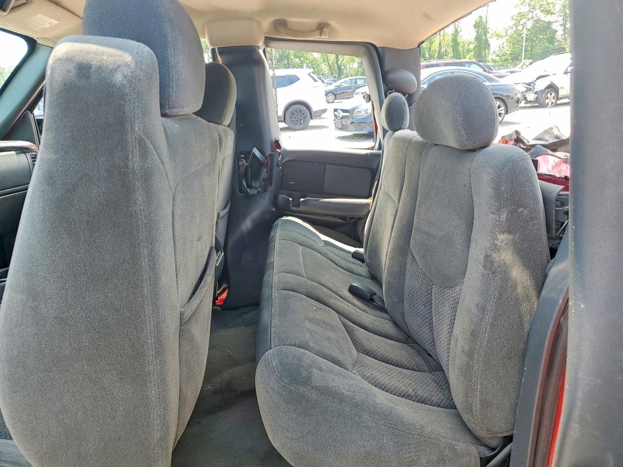 2004 Chevrolet Silverado K1500 Red vin: 1GCEK19T24E213737