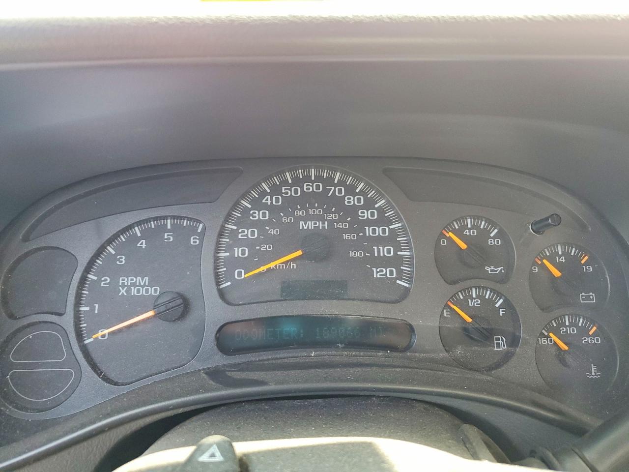 2004 Chevrolet Silverado K1500 Red vin: 1GCEK19T24E213737