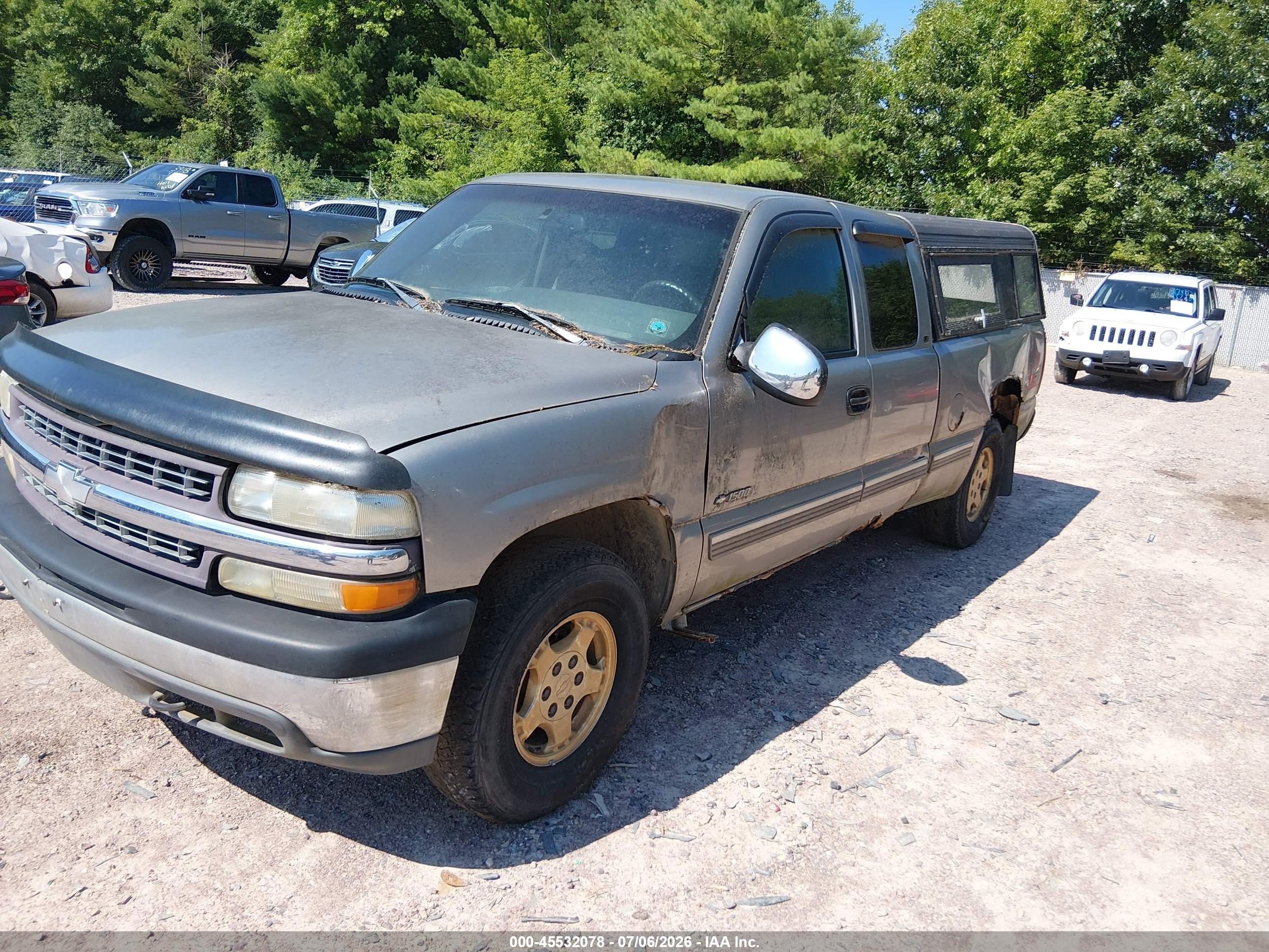 1999 Chevrolet Silverado 1500 Ls Silver vin: 1GCEK19T2XE152068