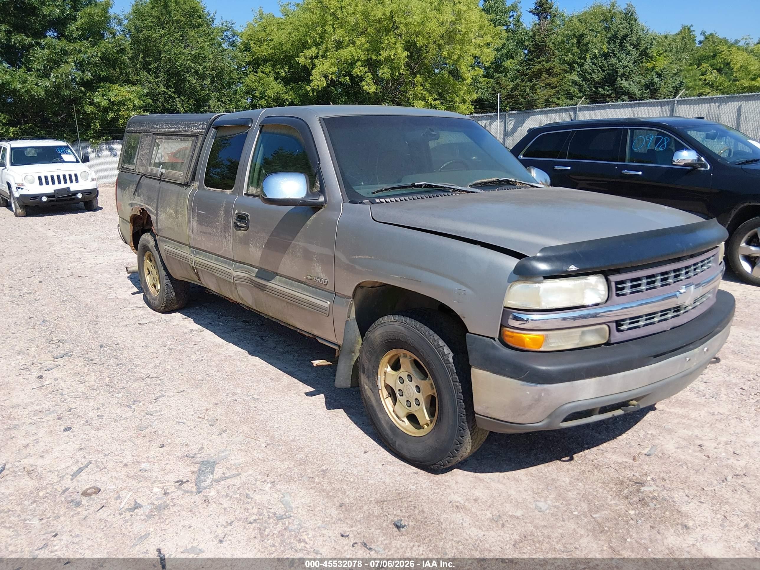 1999 Chevrolet Silverado 1500 Ls Silver vin: 1GCEK19T2XE152068