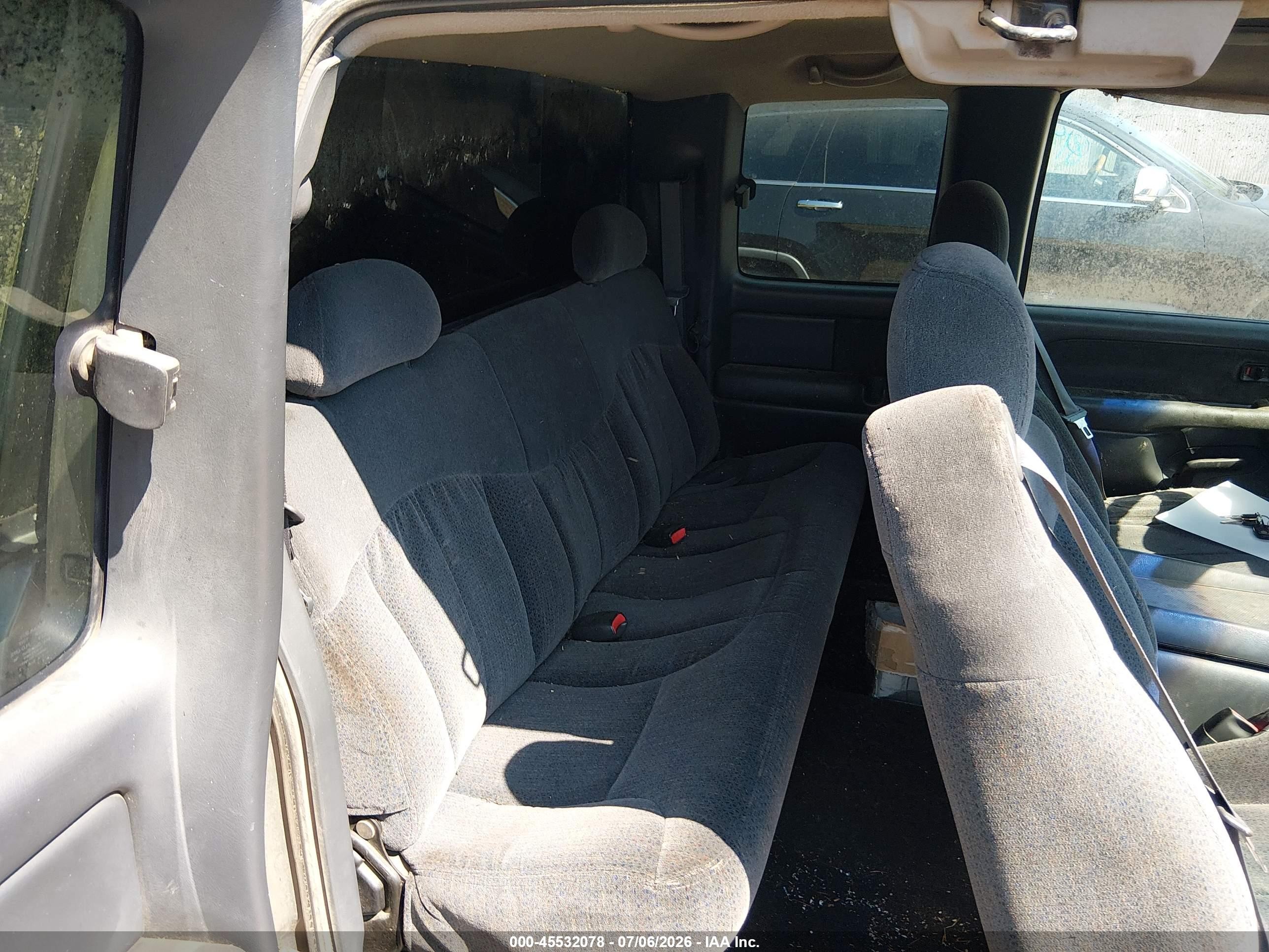 1999 Chevrolet Silverado 1500 Ls Silver vin: 1GCEK19T2XE152068