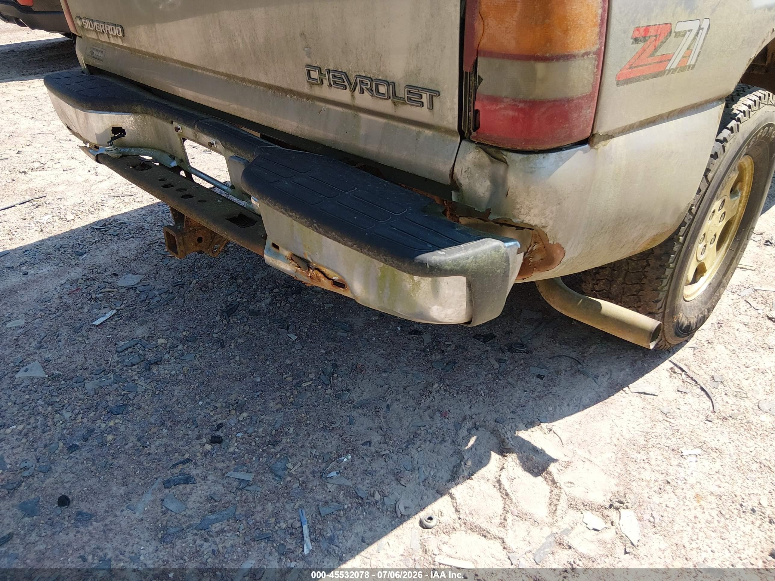 1999 Chevrolet Silverado 1500 Ls Silver vin: 1GCEK19T2XE152068