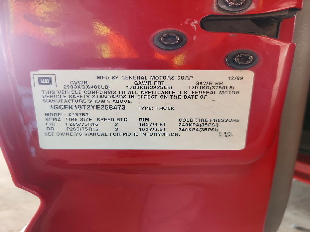 2000 Chevrolet Silverado K1500 Red vin: 1GCEK19T2YE258473