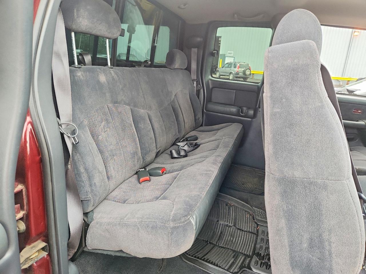2001 Chevrolet Silverado K1500 Burgundy vin: 1GCEK19T31E157979