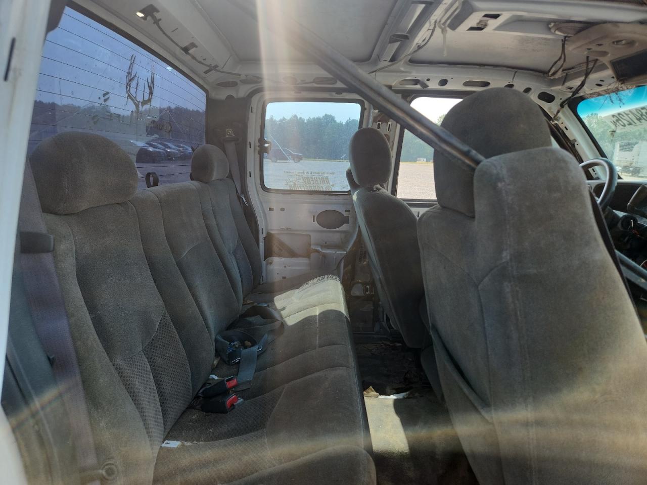 2004 Chevrolet Silverado K1500 White vin: 1GCEK19T34E120502